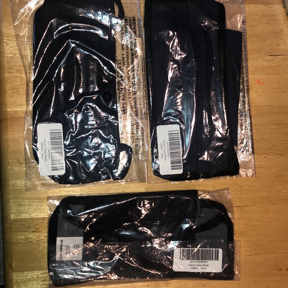 GOOD AMERICAN Denim Face Masks